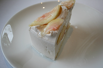 白桃のレアチーズケーキ