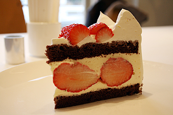 ストロベリーチョコレートケーキ